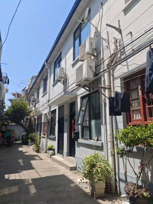 Housing image — Building Exterior