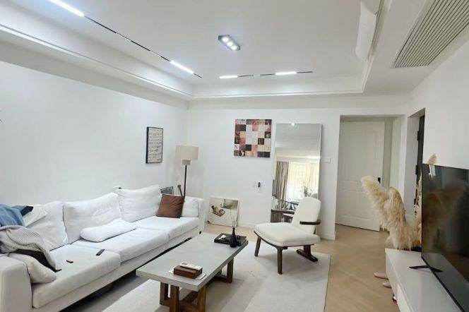 Spacious 1BR Apartment in Old Xuhui (L1/L7/L9)