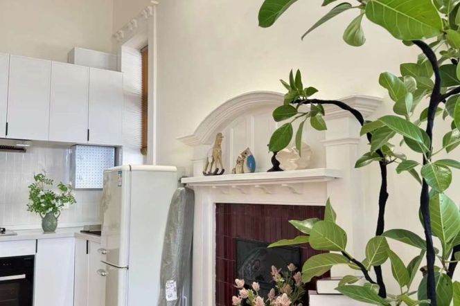 Spacious High-Ceiling 1BR Apartment in Jing'an