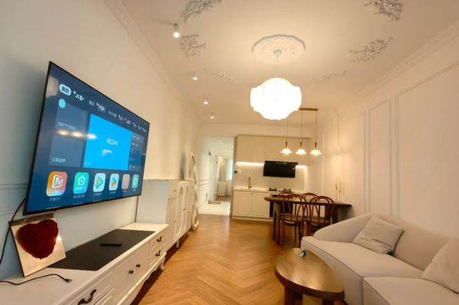 1BR Lane House near Jiangsu Rd Metro with Terrace (L2/L11)