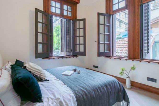 1BR Apartment near Plaza 66 (L2/L12/L13)