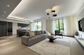 Spacious 2BR Apartment in Gubei (L10/L15)