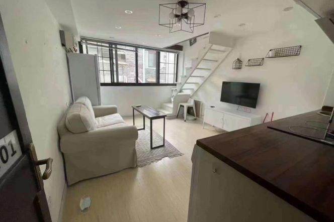 Historic High-Ceiling 1BR Lane House near Xintiandi (L1/L13/L14)