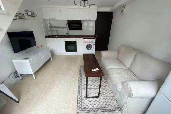 Historic High-Ceiling 1BR Lane House near Xintiandi (L1/L13/L14)