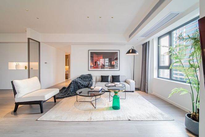 Spacious 3BR Apartment near Jing'an Temple with Floor-to-Ceiling Windows