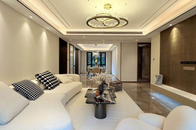 4BR Apartment in Jing'an (L7/L13)