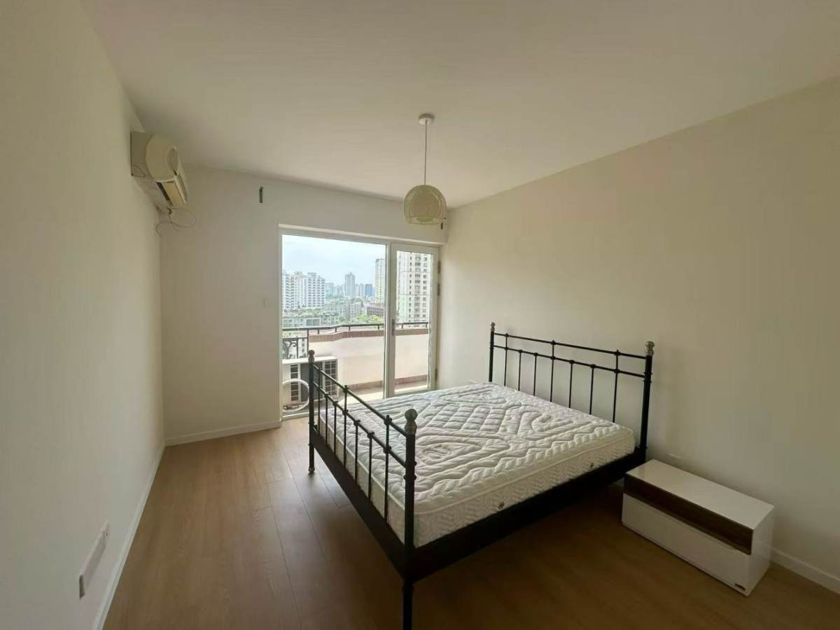 Housing image — Bedroom