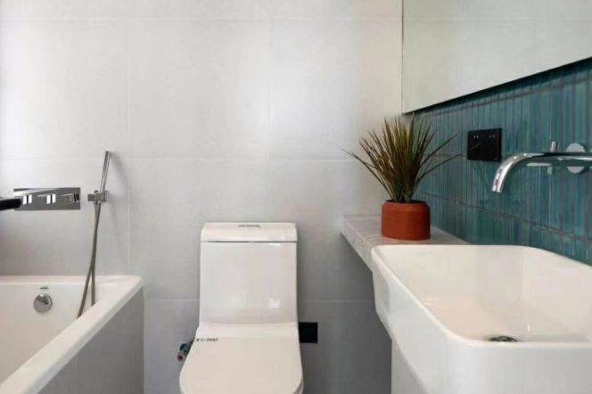 High-Floor 3BR Apartment in Xujiahui (L1/L9/L11)