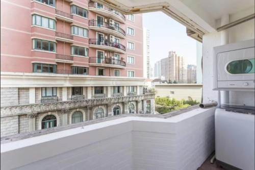 Housing image — Balcony