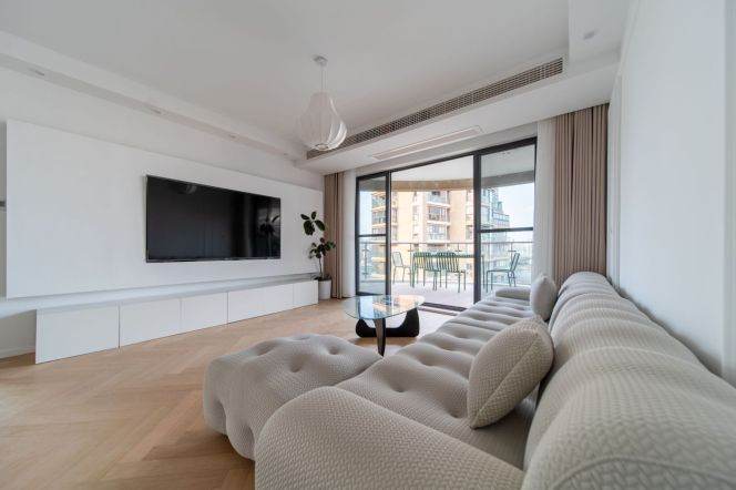 Spacious 3BR Apartment near Zhenping Rd Metro (L3/L4/L7)