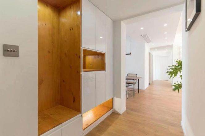 Spacious 3BR Apartment at One Block with Floor-to-Ceiling Windows (L1/L13)