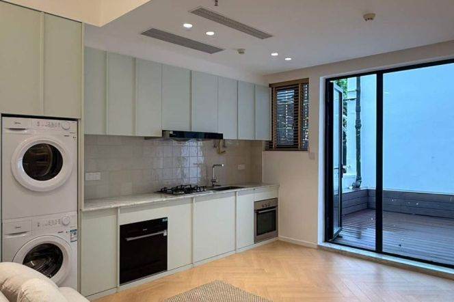 1BR Heritage Apartment near Nanjing Xi Lu with Terrace (L2/L12/L13)