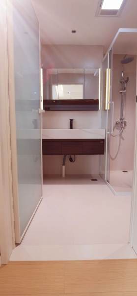 Housing image — Bathroom