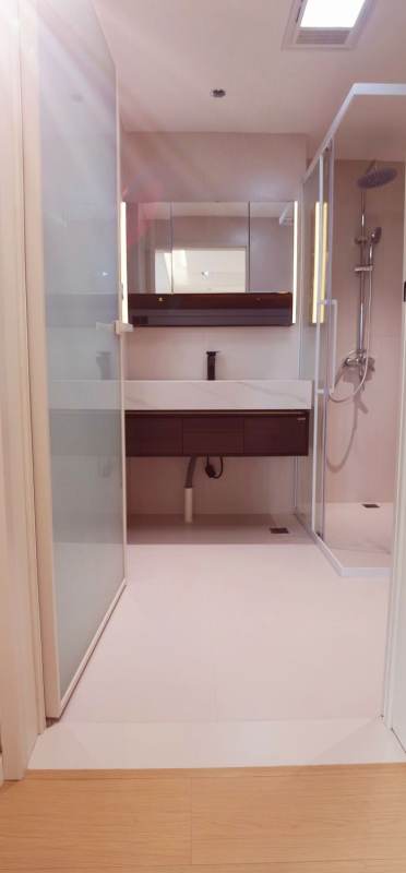 Housing image — Bathroom