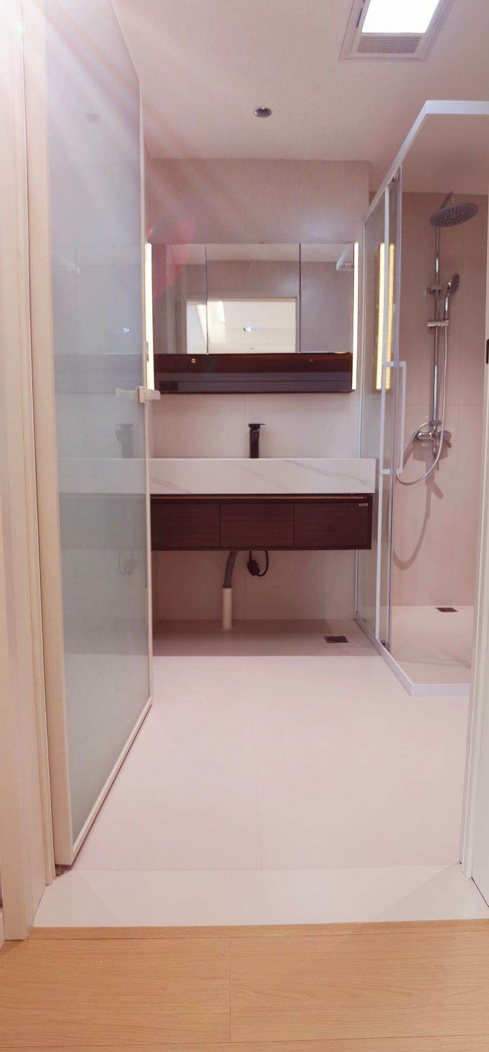 Housing image — Bathroom