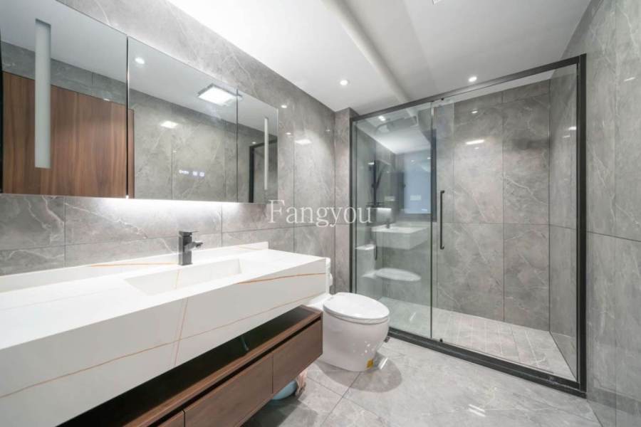 Housing image — Bathroom