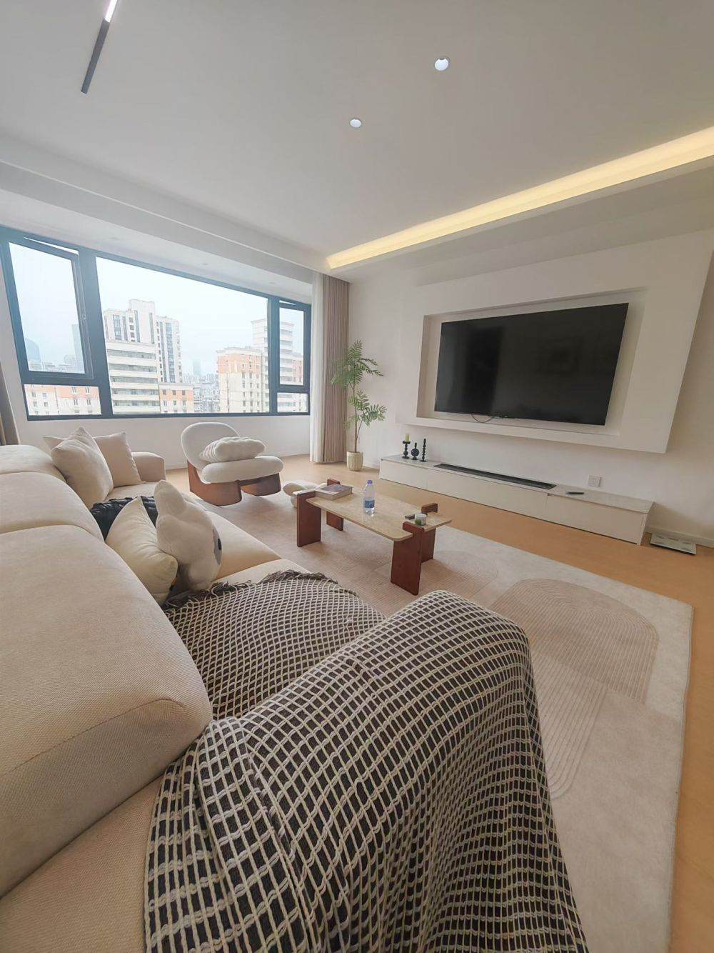 Housing image — Living Room