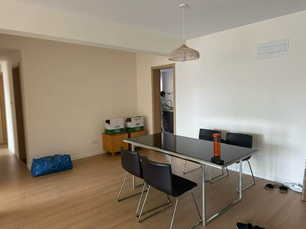 Housing image — Dining Area