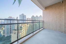High-Floor 4BR Apartment near Shangcheng Rd Metro