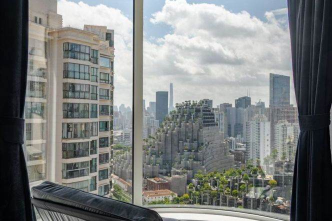 High-Floor Spacious 2BR Apartment at Brilliant City with Floor-to-Ceiling Windows (L3/L4)