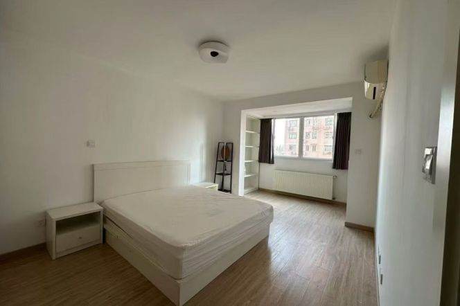 2BR Apartment near Changshu Rd Metro