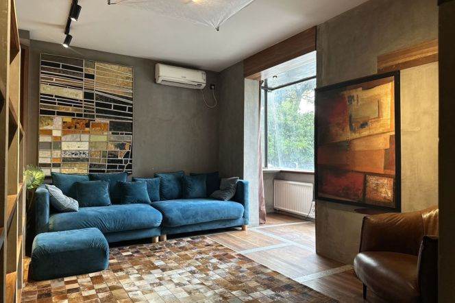 Spacious 1BR Apartment in Xujiahui (L10/L11)