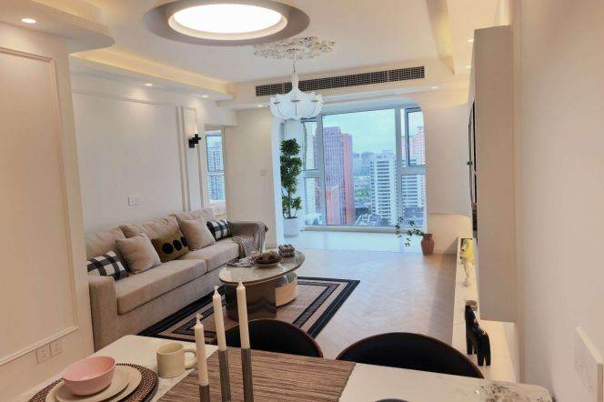 High-Floor 2BR Apartment near South Xizang Rd Metro (L4/L8)