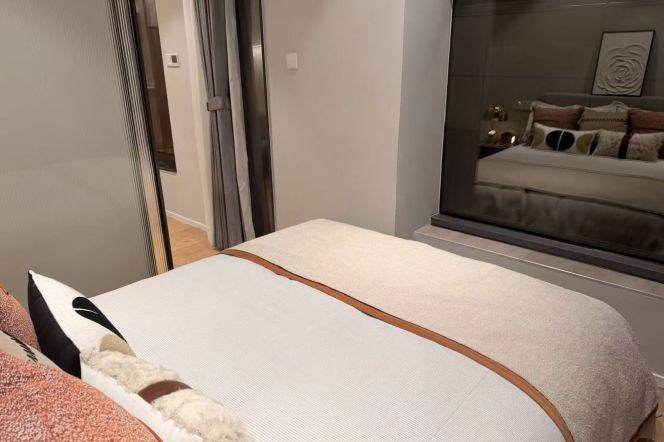 1BR Serviced Apartment near Xinjiangwancheng Metro