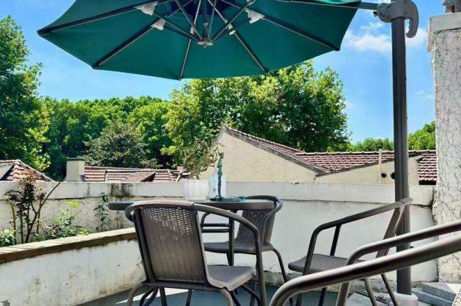 1BR Lane House in Old Xuhui with Terrace
