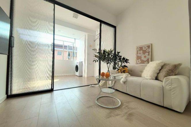 1BR Apartment near Zhongshan Park (L2/L11)