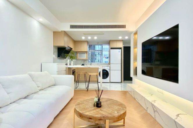 Spacious 1BR Apartment in Xujiahui (L1/L4)