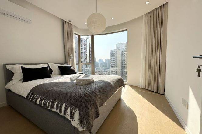 High-Floor 1BR Apartment at Yunhe Garden