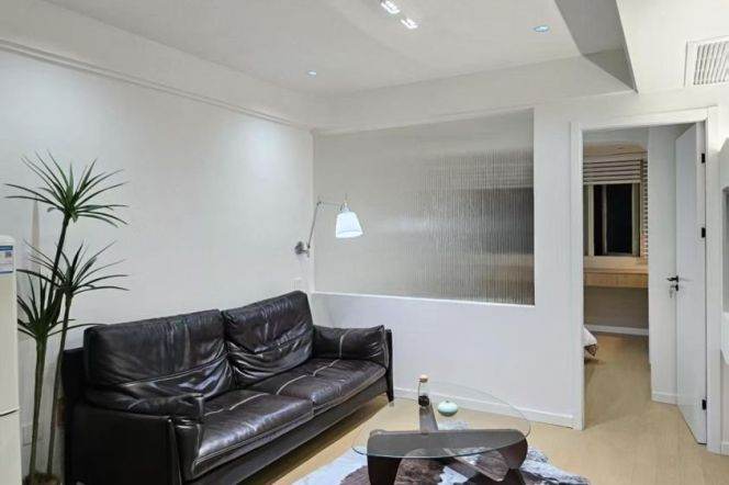 1BR Apartment in Jing'an