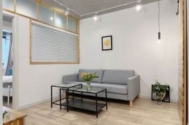 2BR Apartment near Jiangsu Rd Metro (L11/L13)