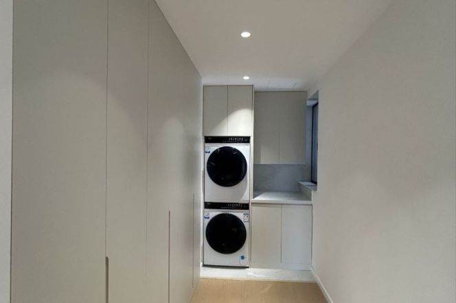 Spacious 2BR Apartment near Shanghai Railway Station Metro (L13)