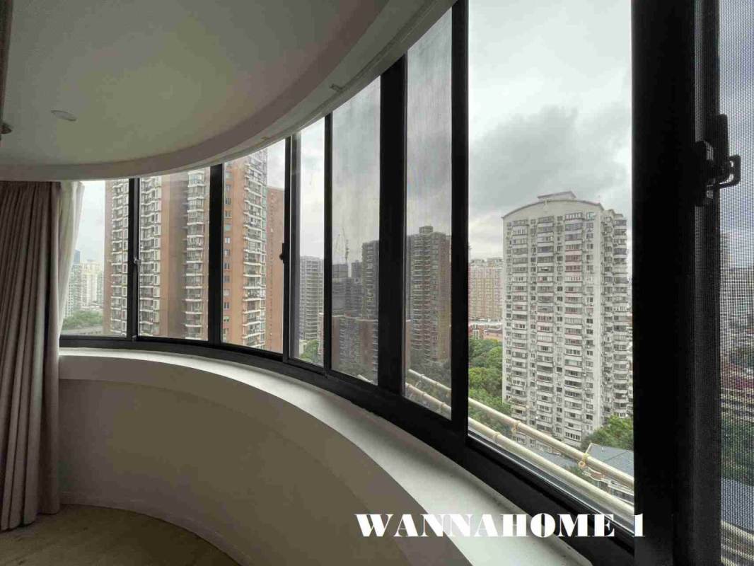 Housing image — Balcony