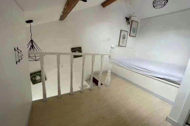 Historic High-Ceiling 1BR Lane House near Xintiandi (L1/L13/L14)
