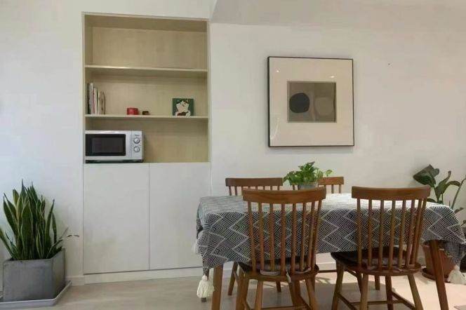 2BR Apartment in Jing'an (L7)