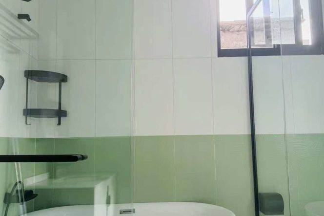 2BR Lane House near IAPM