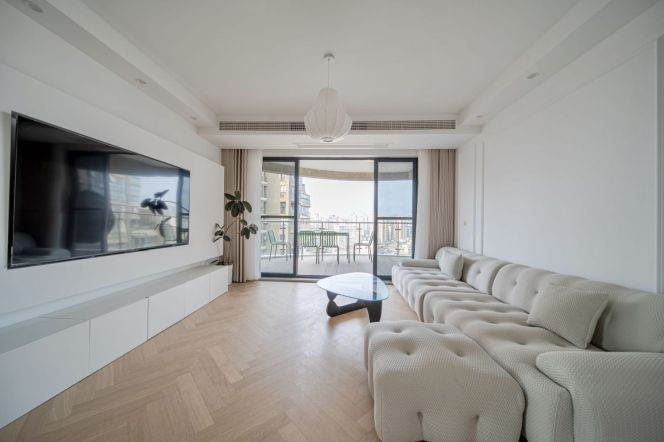 Spacious 3BR Apartment near Zhenping Rd Metro (L3/L4/L7)