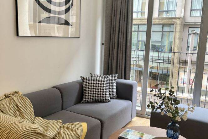 Spacious 1BR Serviced Apartment near Yishan Rd Metro