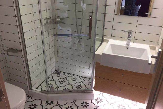 1BR Serviced Apartment near North Zhongshan Rd Metro with Private Garden (L1)