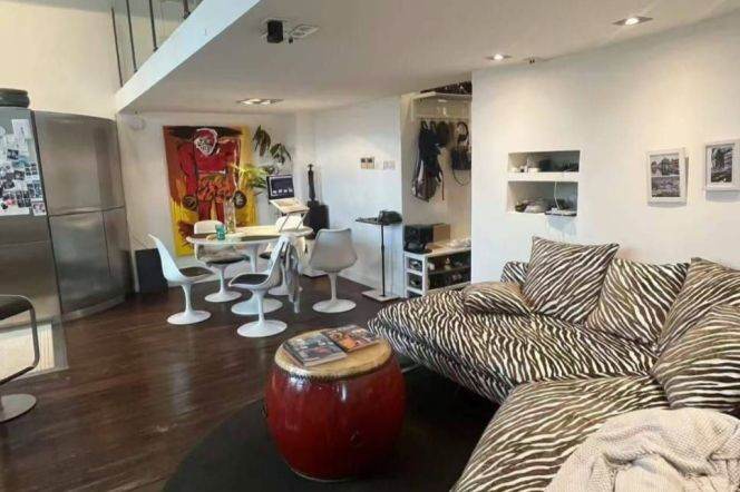 High-Ceiling 2BR Heritage Apartment near The Bund (L10/L14)