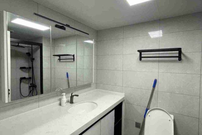 High-Floor 1BR Apartment near Jiangsu Rd Metro (L2/L11)