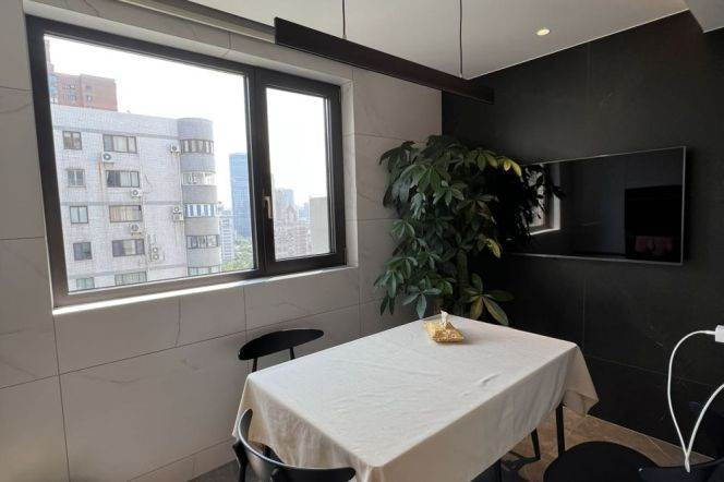 Spacious 2BR Apartment near Changshu Rd Metro