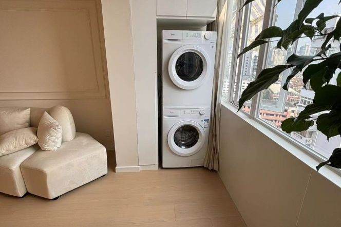 Spacious 1BR Apartment in Old Xuhui with Outstanding View (L10/L11)