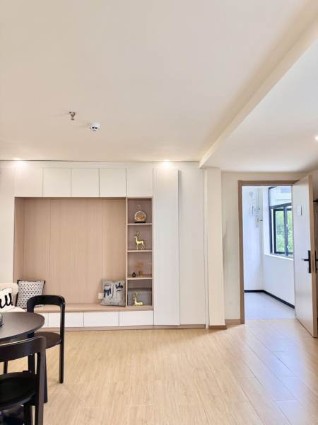 Housing image — Living Room