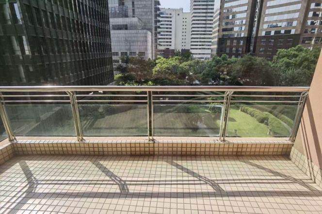 1BR Serviced Apartment near South Pudong Road Metro (L2/L14)