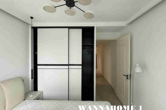 High-Floor 1BR Apartment near Jiangsu Rd Metro (L2/L11)