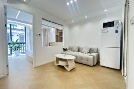 1BR Apartment in Jing'an (L7)